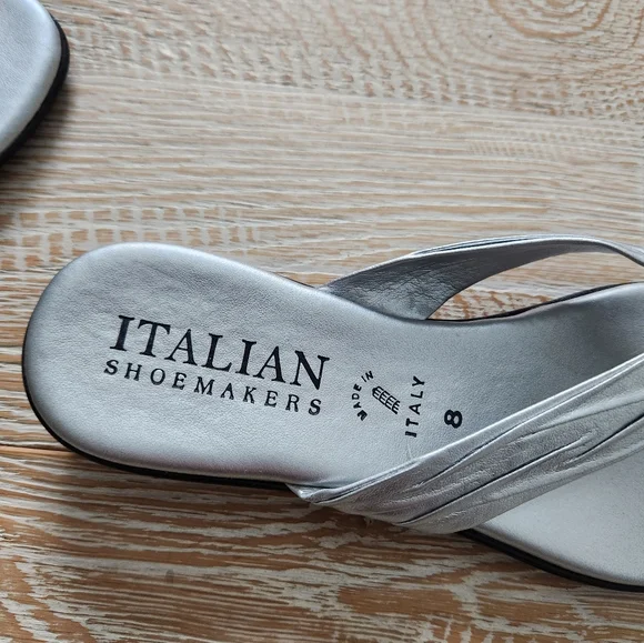 🌲 Silver leather sandals - Picture 2 of 3